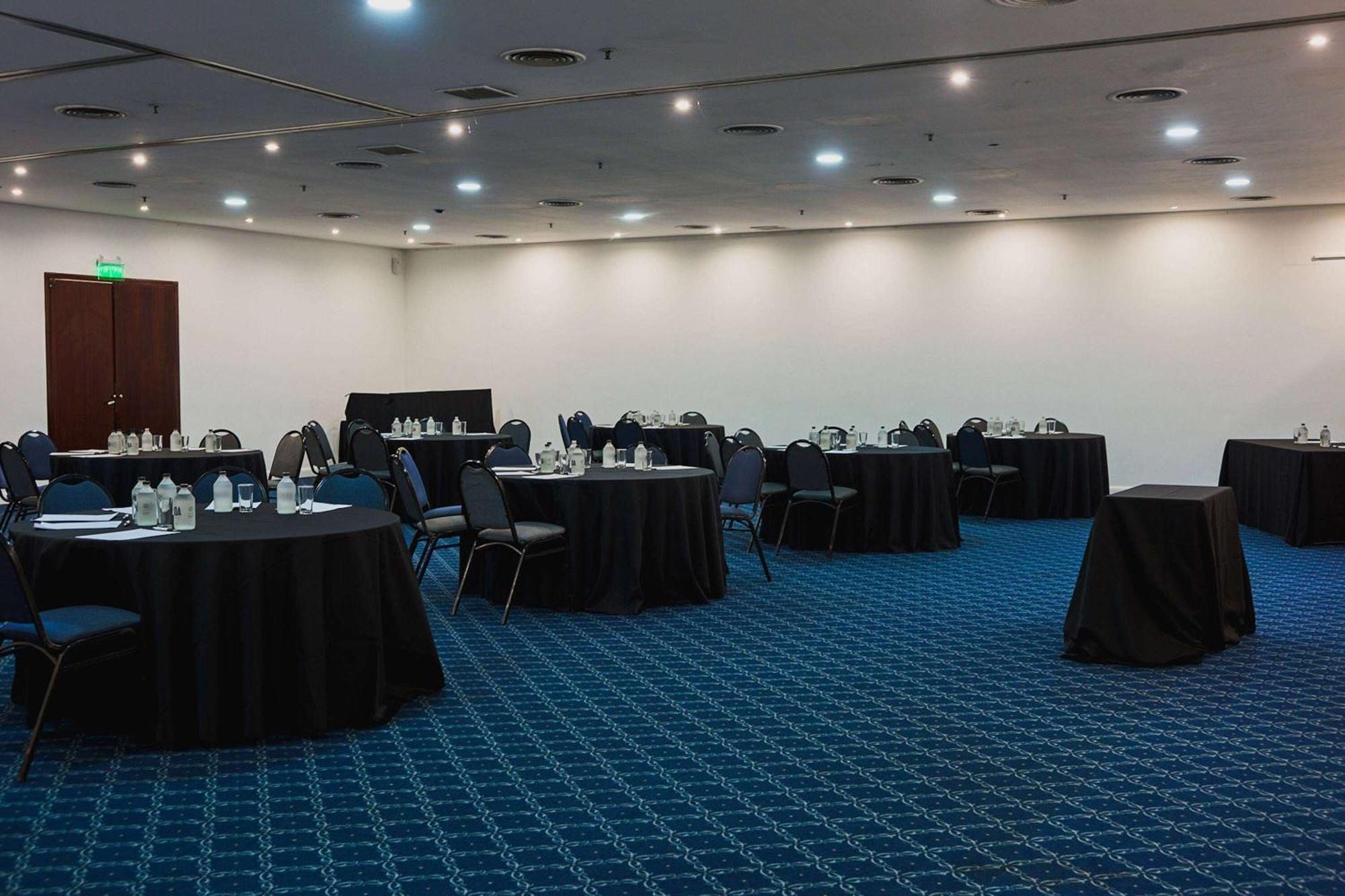 Dazzler by Wyndham Buenos Aires San Martin Otel Dış mekan fotoğraf