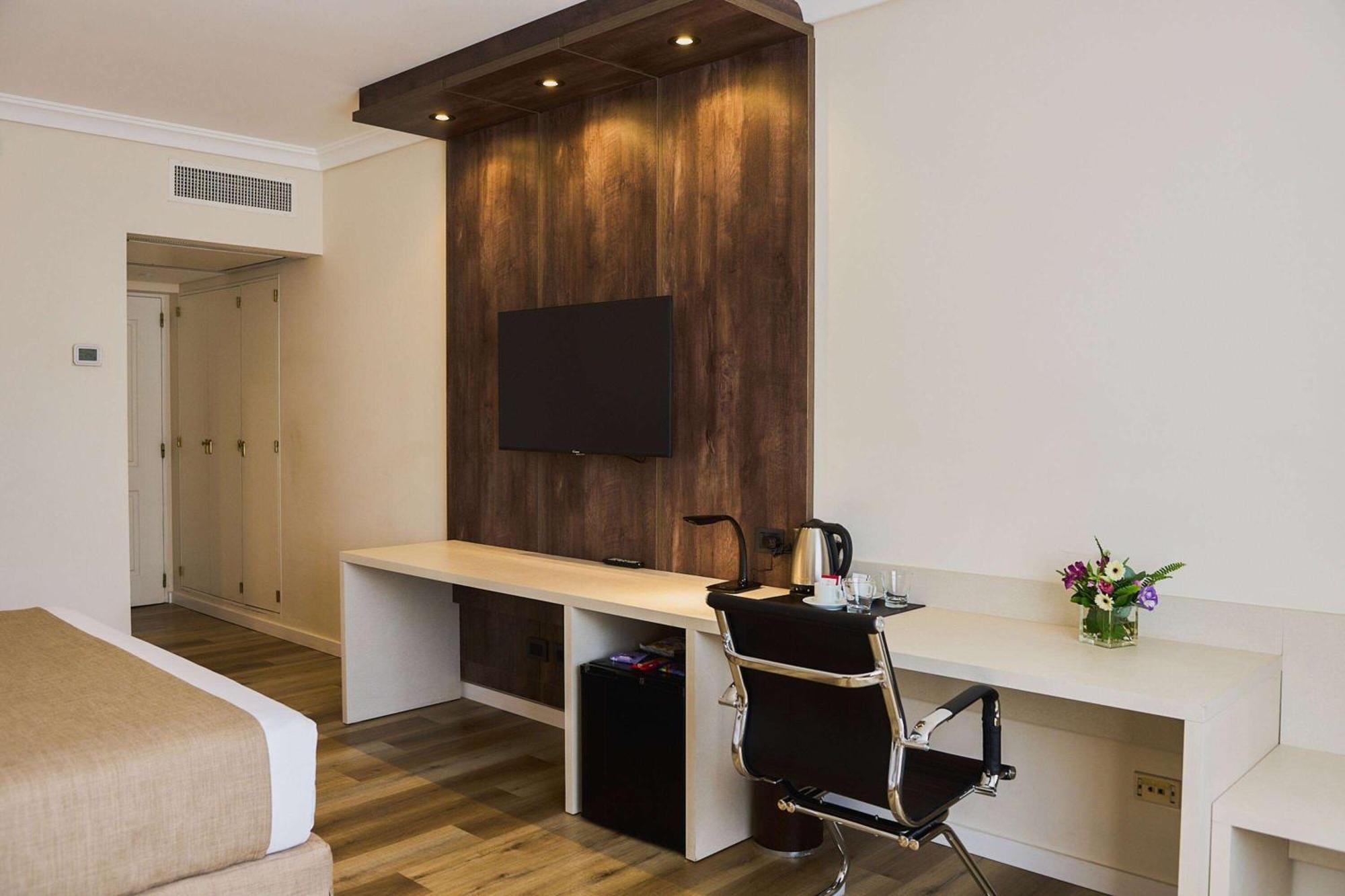Dazzler by Wyndham Buenos Aires San Martin Otel Dış mekan fotoğraf