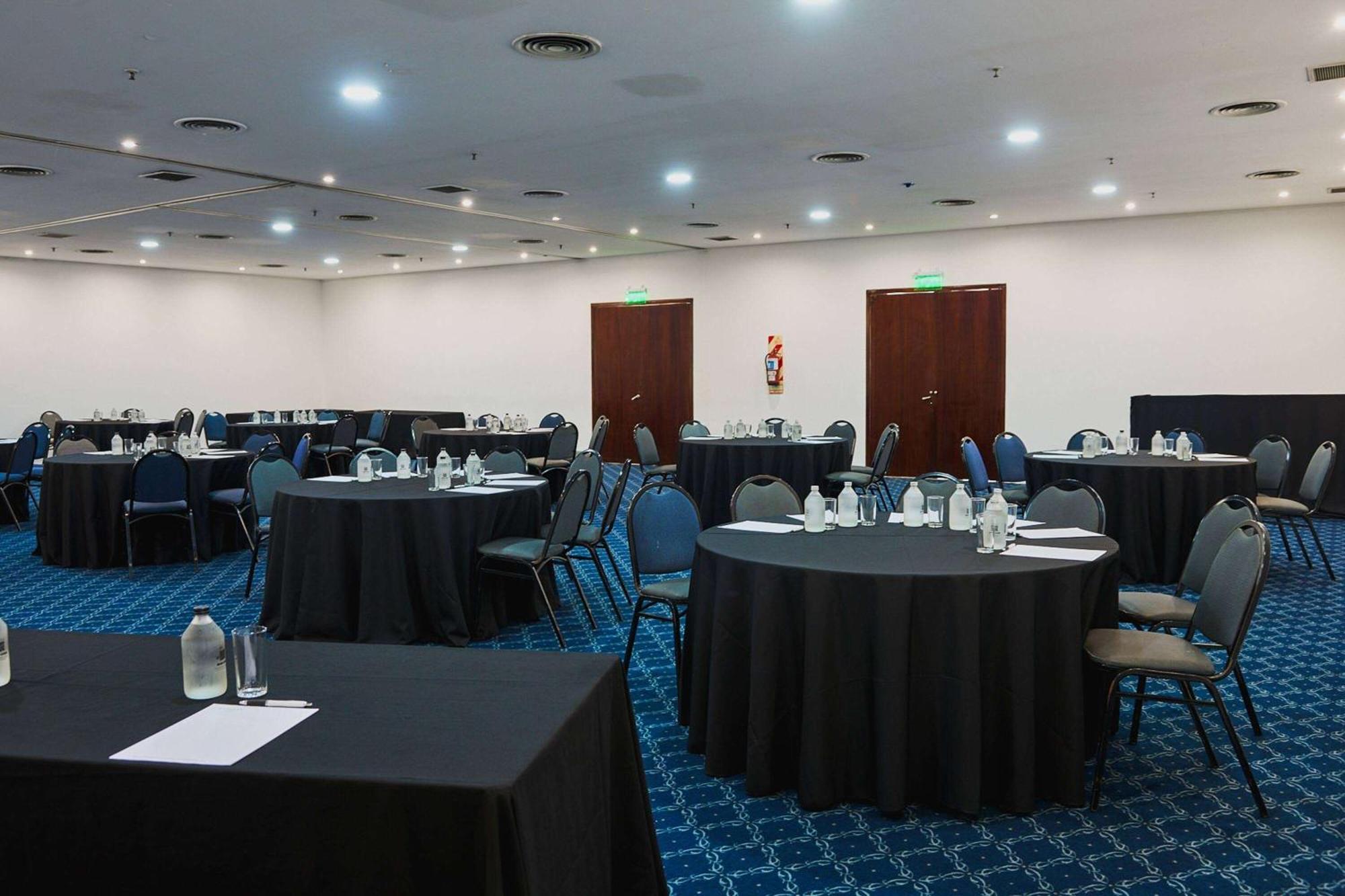 Dazzler by Wyndham Buenos Aires San Martin Otel Dış mekan fotoğraf
