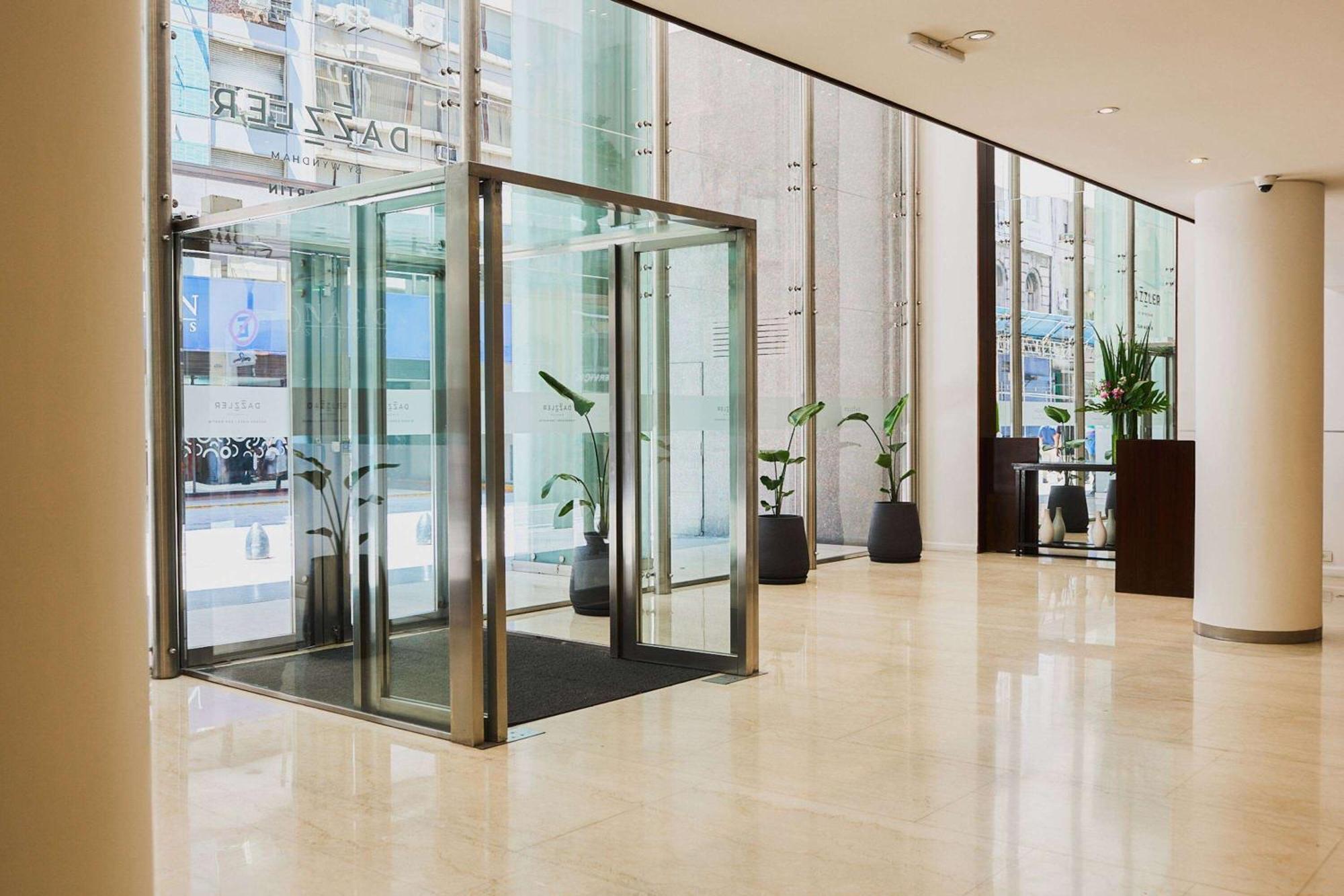 Dazzler by Wyndham Buenos Aires San Martin Otel Dış mekan fotoğraf